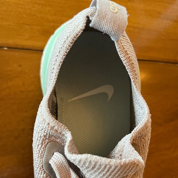 Women’s Nike Epic React Flyknit 2 teal/mint running shoe. Size 7 - Picture 7 of 8